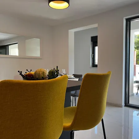 Apartment White Pearl - New *