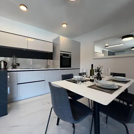 White Pearl - New شقة Grebaštica