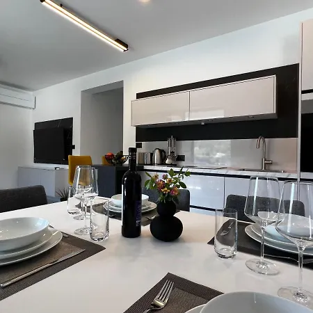 Apartment White Pearl - New Grebastica